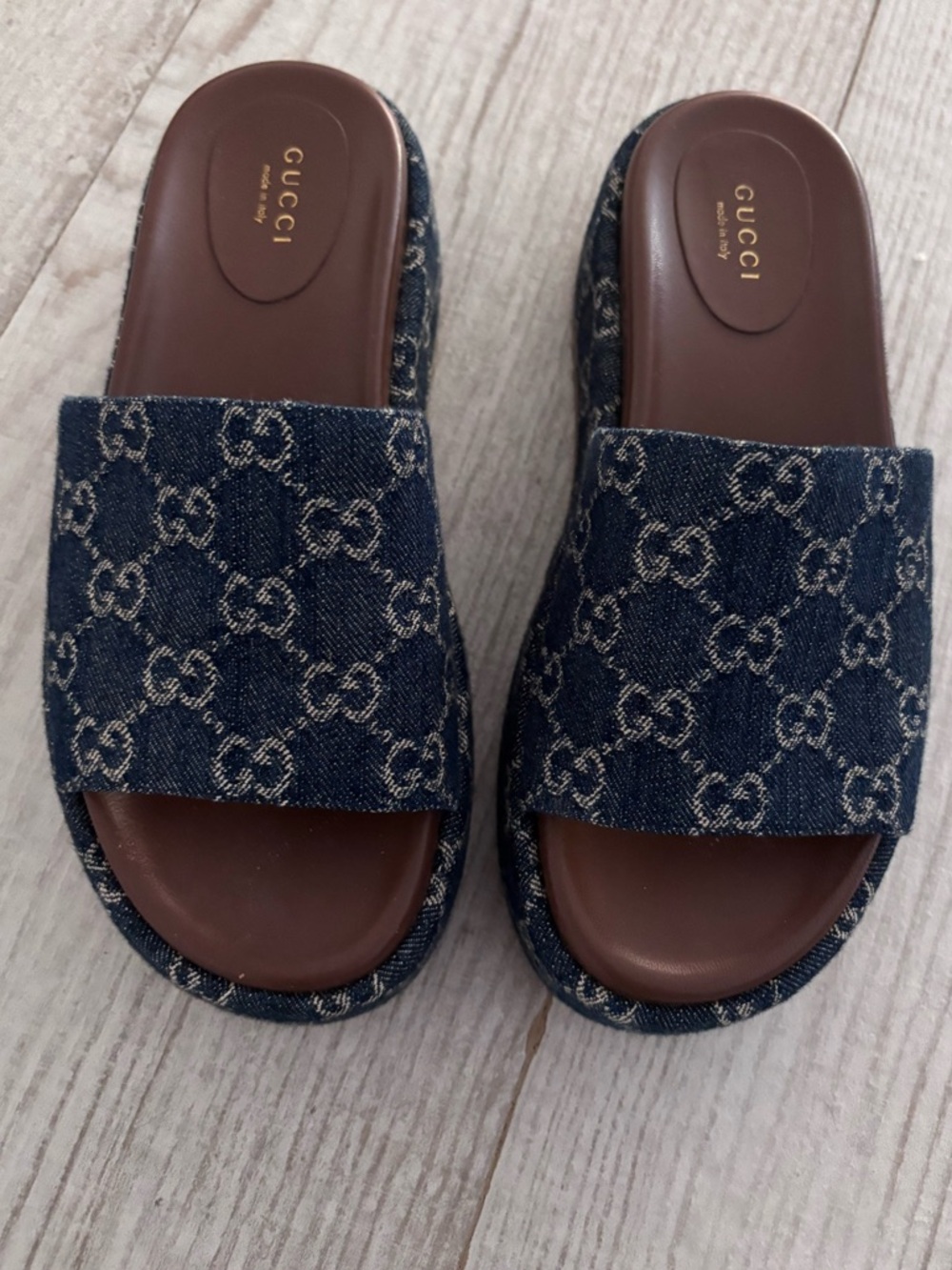 Gucci Denim GG Logo Slide Sandals in Blue Denim authentic